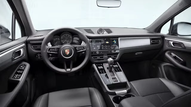 2026 Porsche Macan - Image 26 of 31