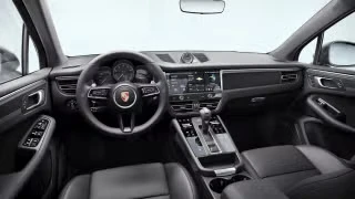 2026 Porsche Macan - Image 25 of 31