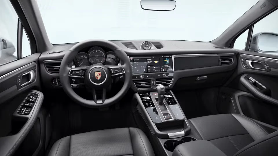 2026 Porsche Macan - Image 27 of 31