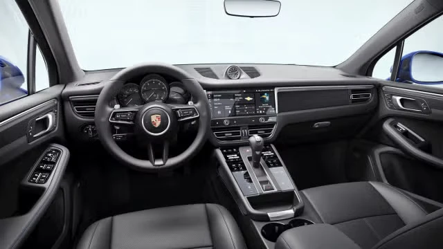2026 Porsche Macan - Image 26 of 30