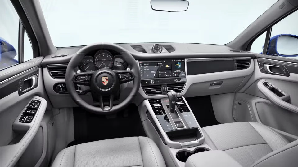 2026 Porsche Macan - Image 27 of 31