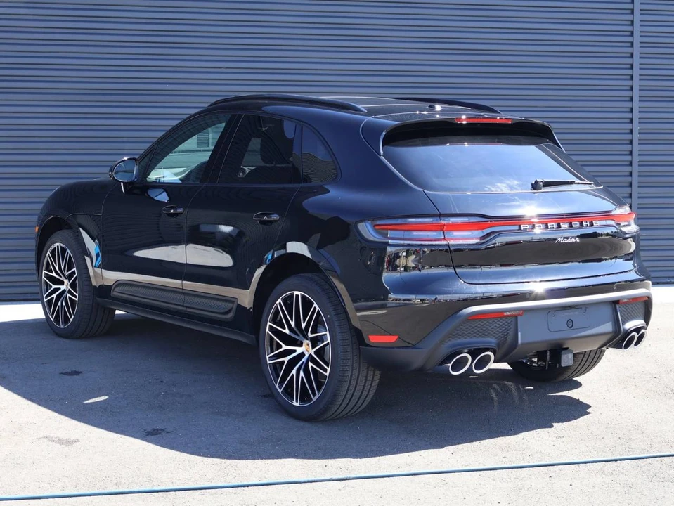 2026 Porsche Macan - Image 3 of 4