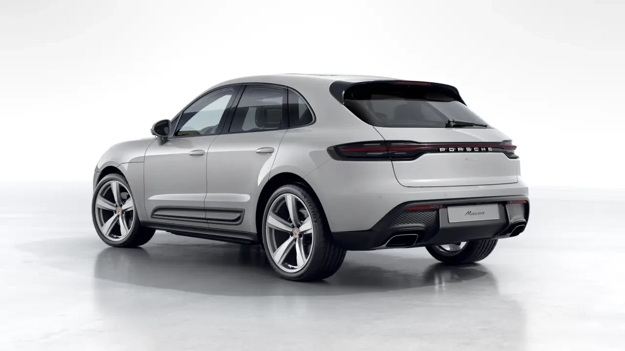 2026 Porsche Macan - Image 24 of 30