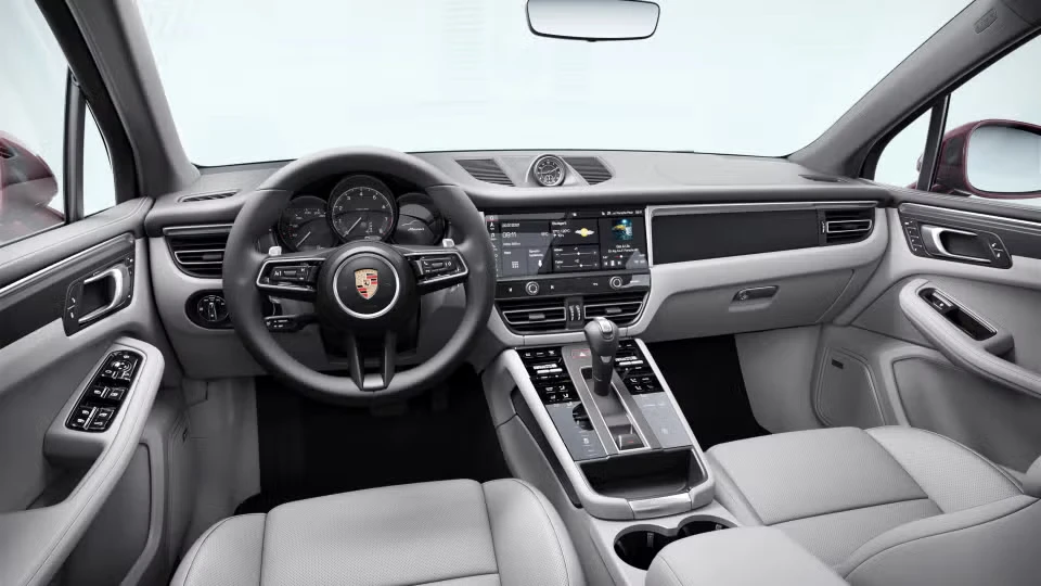 2026 Porsche Macan - Image 27 of 30