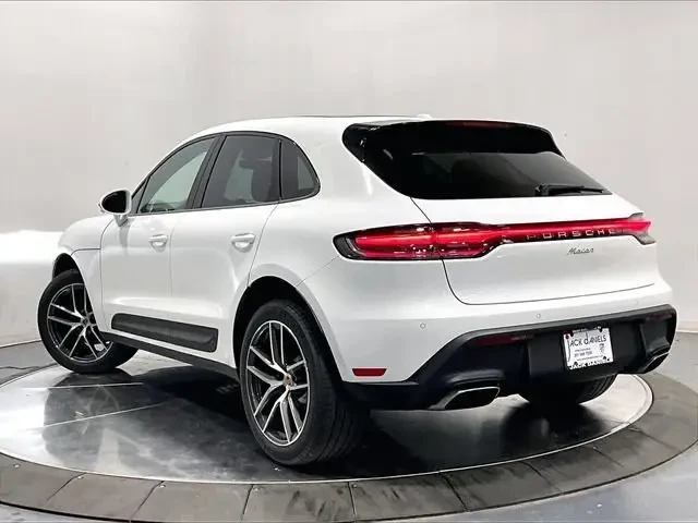 2026 Porsche Macan Electric - Image 24 of 31