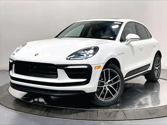 2026 Porsche Macan Electric - Image 8 of 31