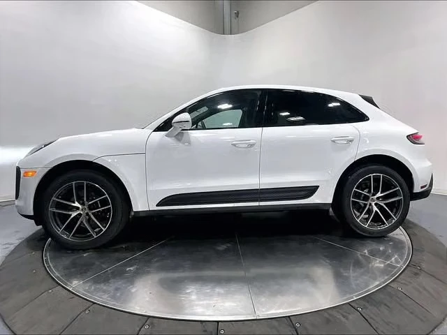 2026 Porsche Macan Electric - Image 12 of 31