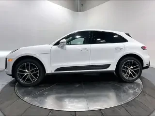 2026 Porsche Macan Electric - Image 13 of 31