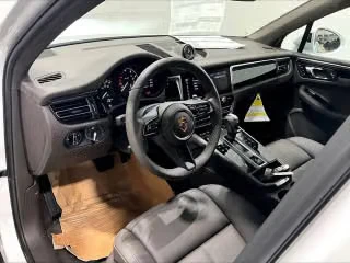 2026 Porsche Macan Electric - Image 25 of 31