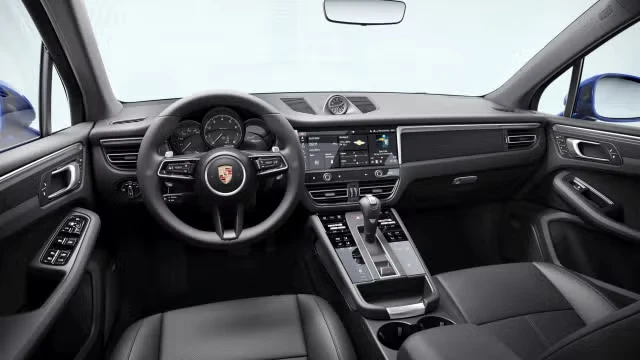2026 Porsche Macan - Image 26 of 30