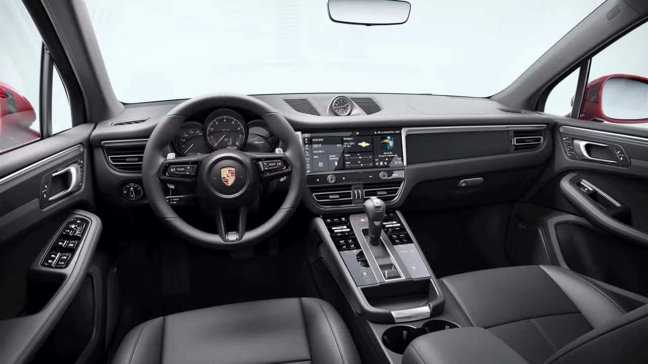 2026 Porsche Macan - Image 28 of 30