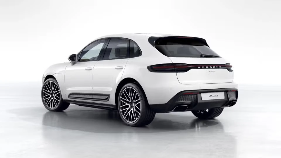 2026 Porsche Macan - Image 19 of 30