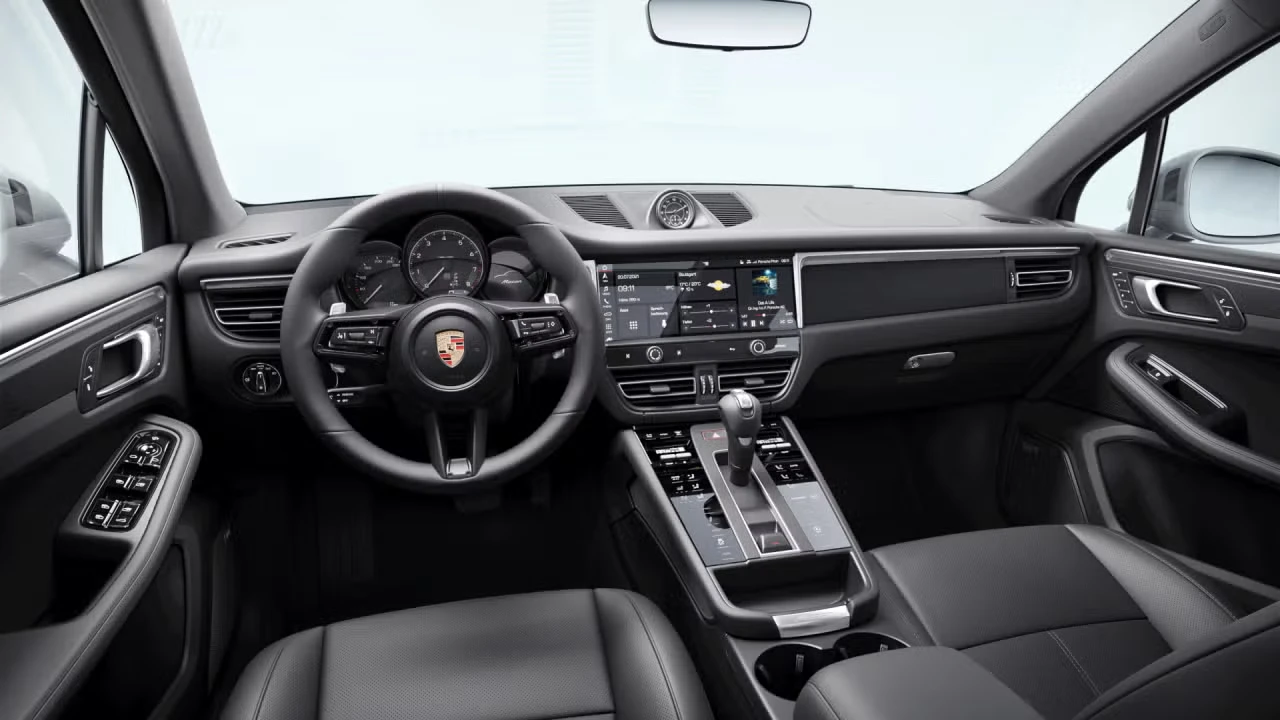 2026 Porsche Macan - Image 28 of 30
