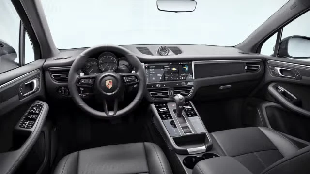 2026 Porsche Macan - Image 26 of 30
