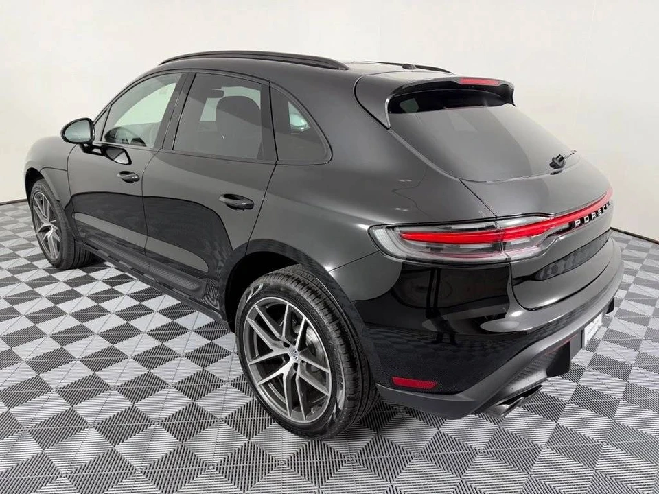 2026 Porsche Macan Electric - Image 3 of 4