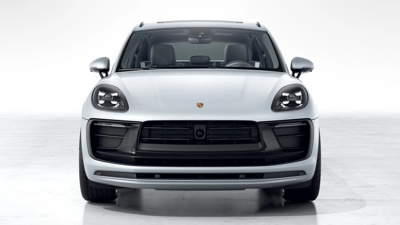 2026 Porsche Macan Electric - Image 8 of 10