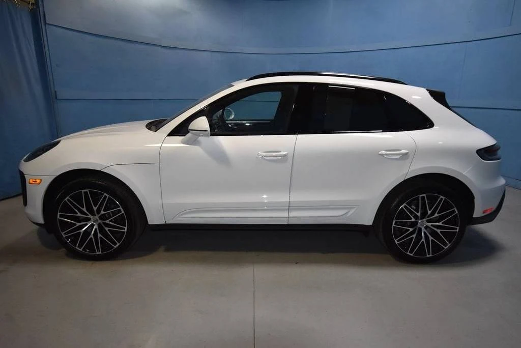 2026 Porsche Macan Electric - Image 2 of 4