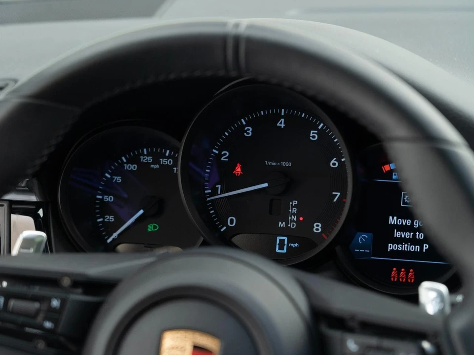 2026 Porsche Macan - Image 30 of 31