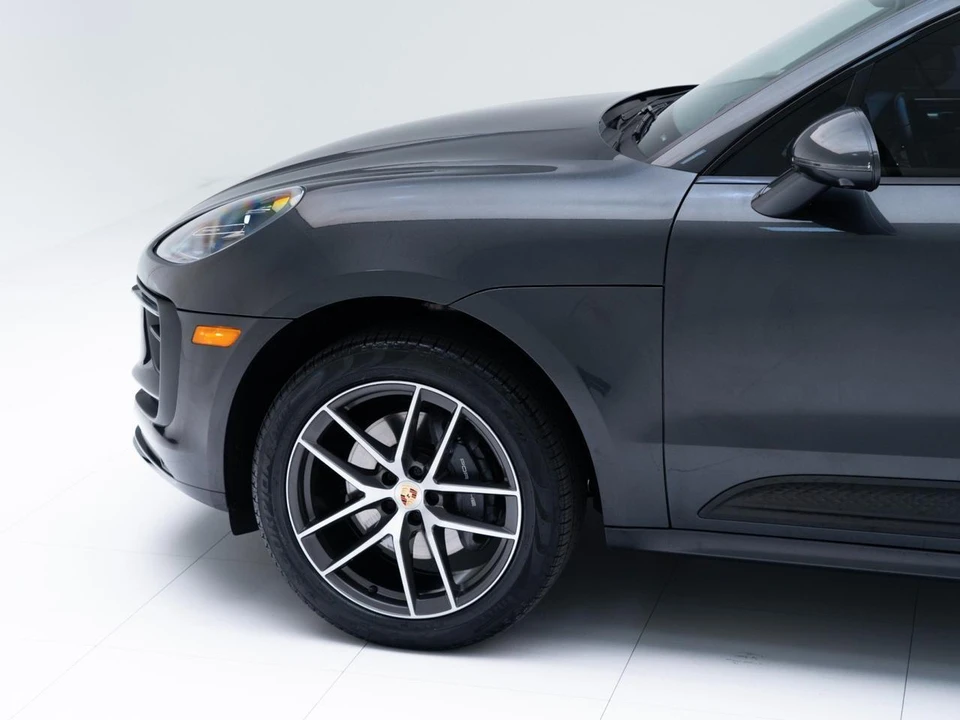 2026 Porsche Macan - Image 11 of 31