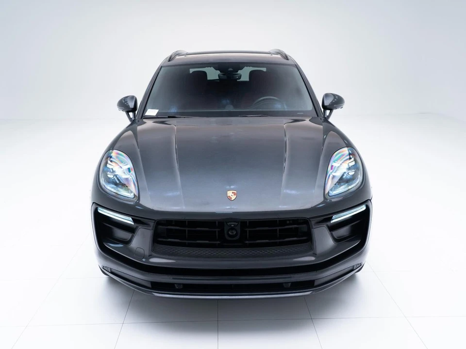 2026 Porsche Macan - Image 6 of 31