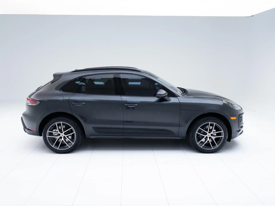 2026 Porsche Macan - Image 8 of 31