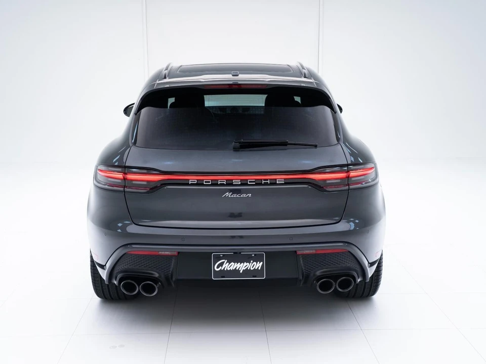 2026 Porsche Macan - Image 10 of 31