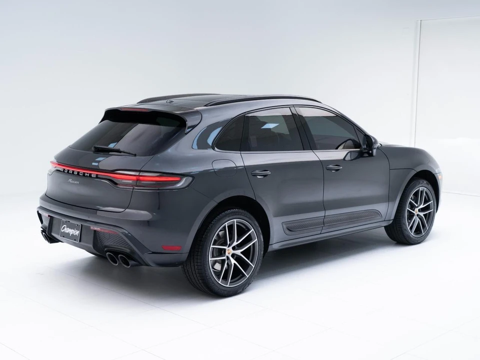 2026 Porsche Macan - Image 9 of 31