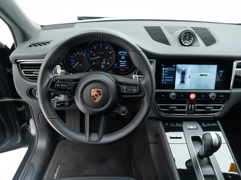 2026 Porsche Macan - Image 31 of 31