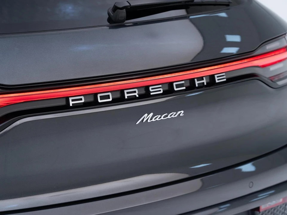 2026 Porsche Macan - Image 13 of 31