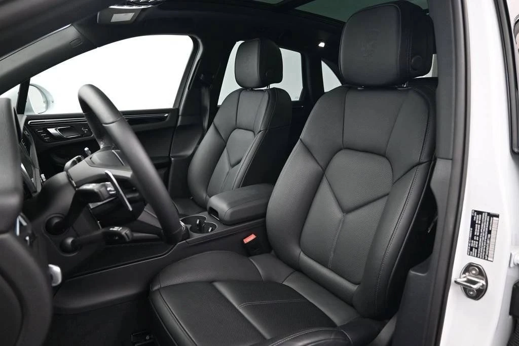 2026 Porsche Macan Electric - Image 5 of 5