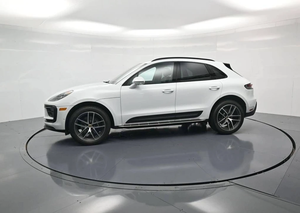 2026 Porsche Macan Electric - Image 2 of 5