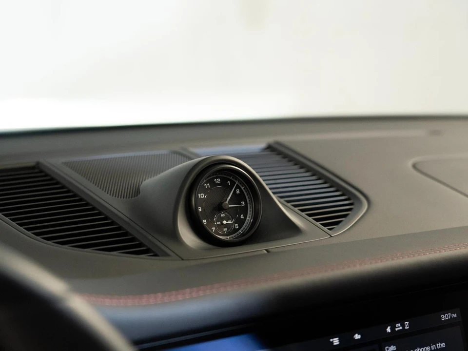 2026 Porsche Macan - Image 20 of 27