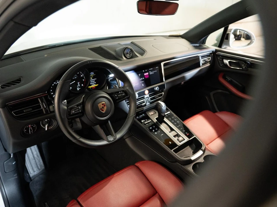 2026 Porsche Macan - Image 4 of 27