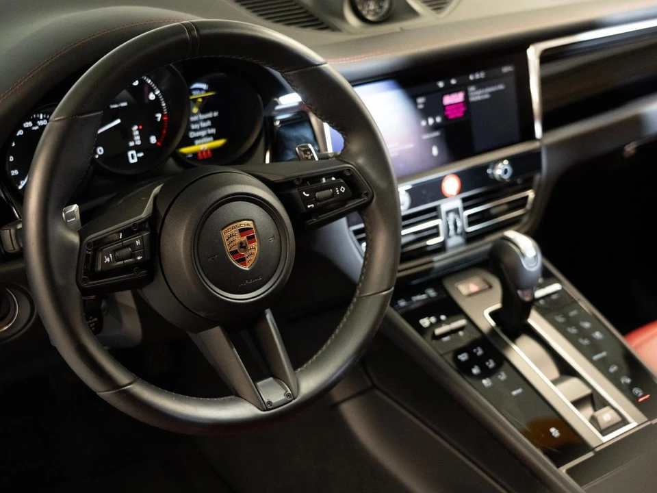 2026 Porsche Macan - Image 14 of 27