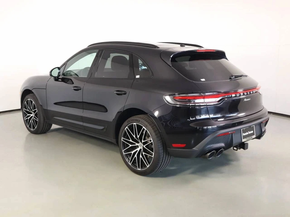 2026 Porsche Macan Electric - Image 3 of 5