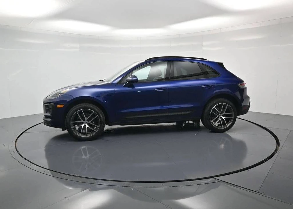 2026 Porsche Macan Electric - Image 2 of 5
