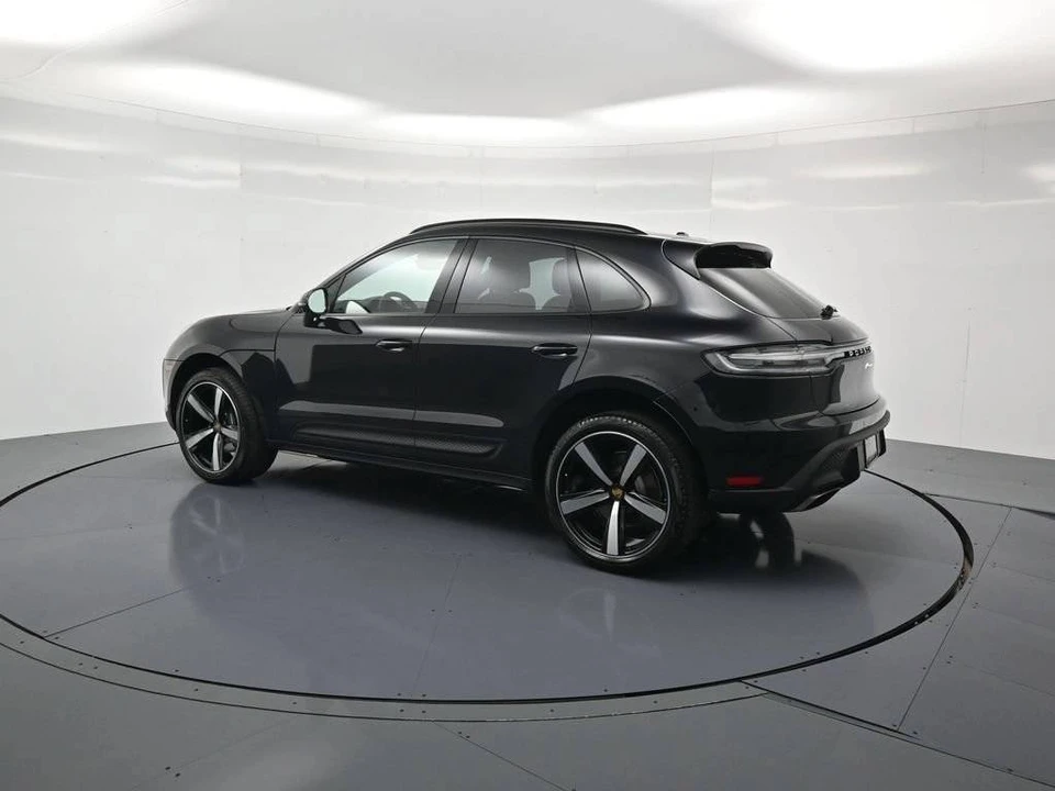 2026 Porsche Macan Electric - Image 3 of 5