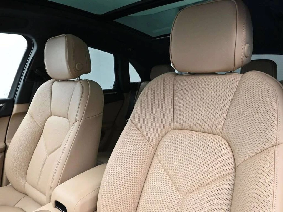 2026 Porsche Macan Electric - Image 5 of 5