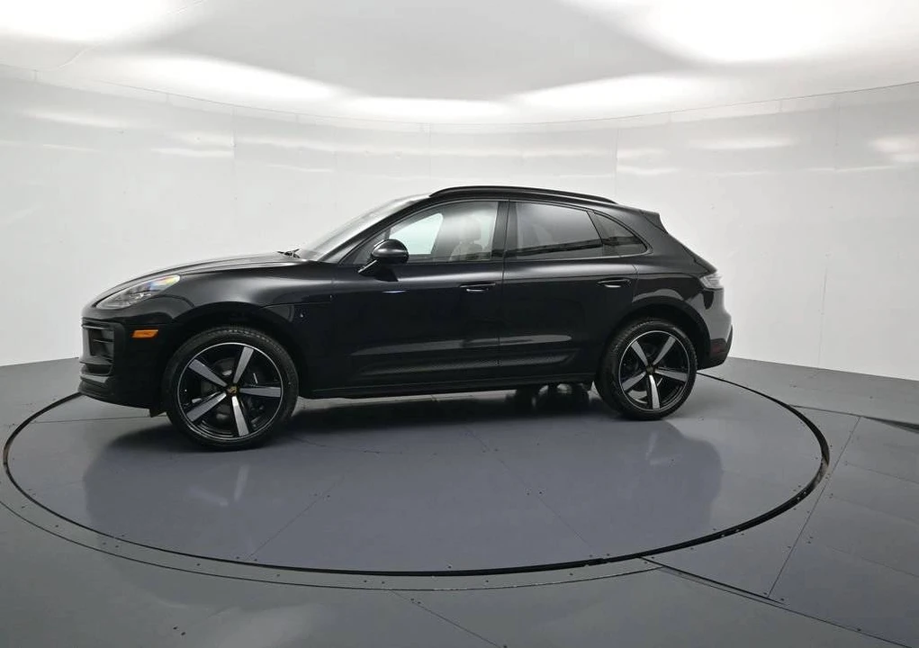 2026 Porsche Macan Electric - Image 2 of 5