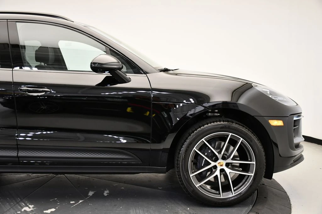 2026 Porsche Macan Electric - Image 11 of 31