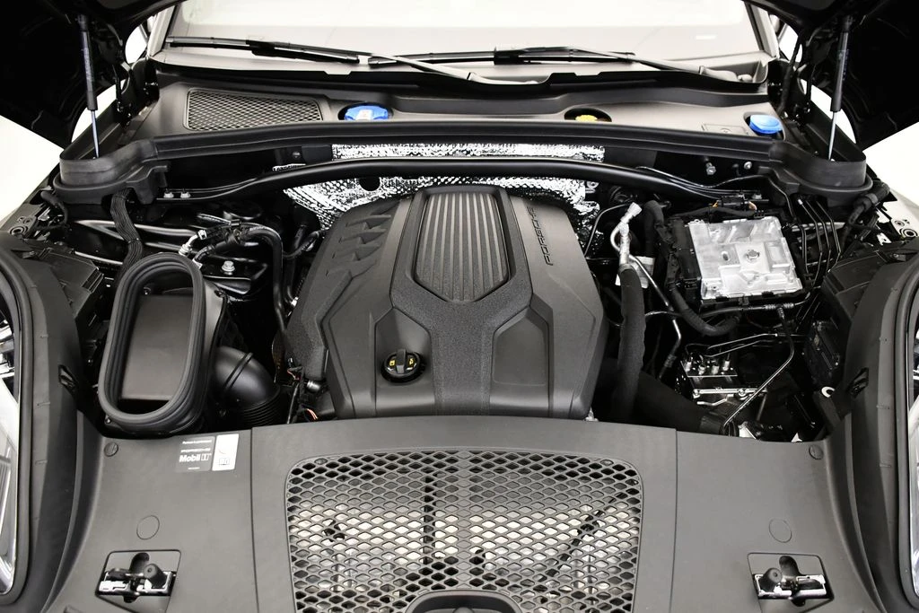 2026 Porsche Macan Electric - Image 12 of 31
