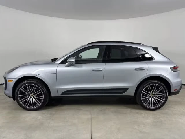 2026 Porsche Macan - Image 10 of 31