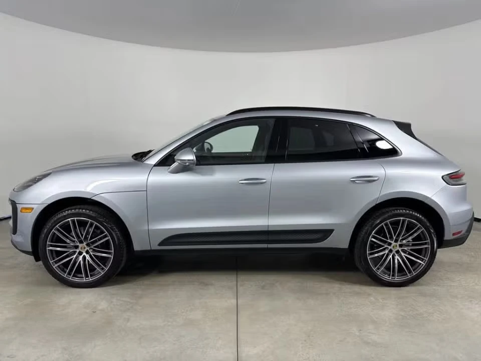 2026 Porsche Macan - Image 11 of 31