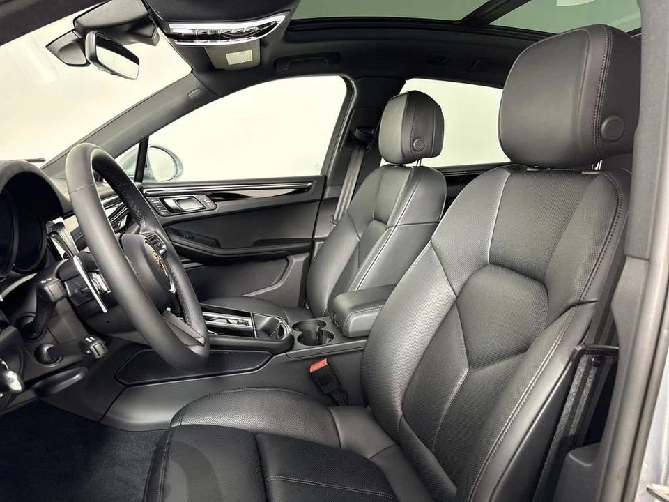 2026 Porsche Macan Electric - Image 5 of 5