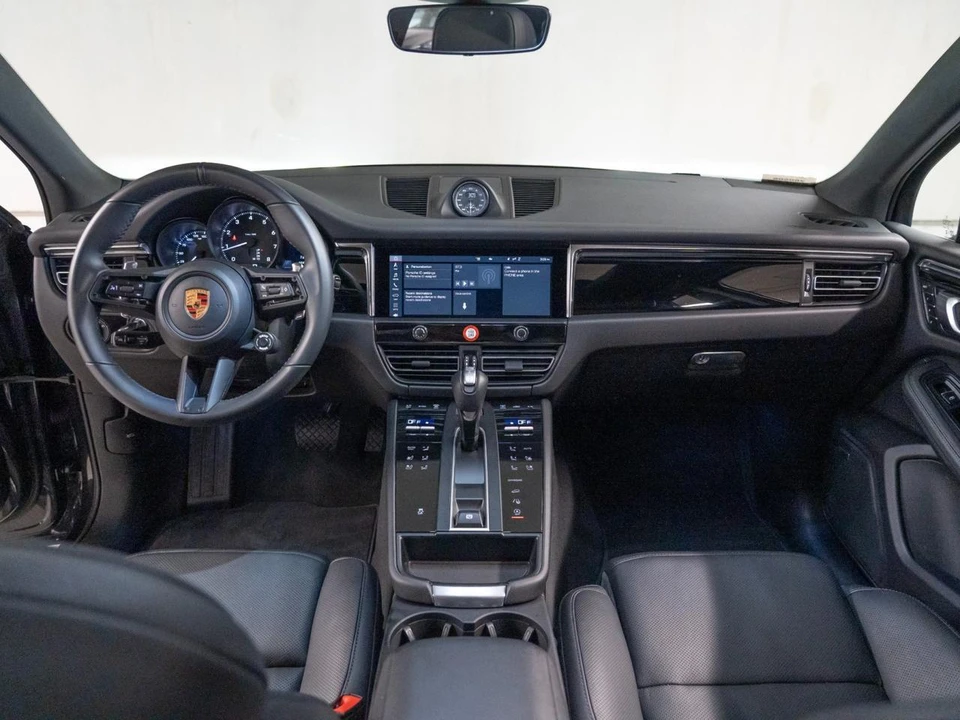 2026 Porsche Macan Electric - Image 26 of 29