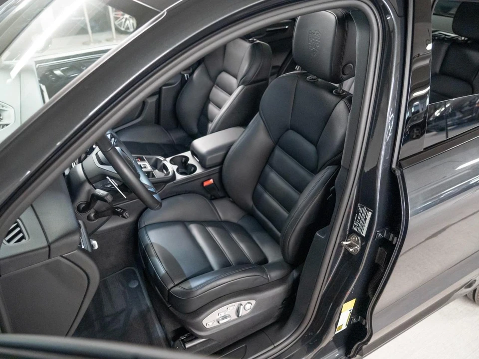 2026 Porsche Macan Electric - Image 5 of 29