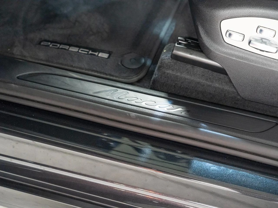2026 Porsche Macan Electric - Image 12 of 29