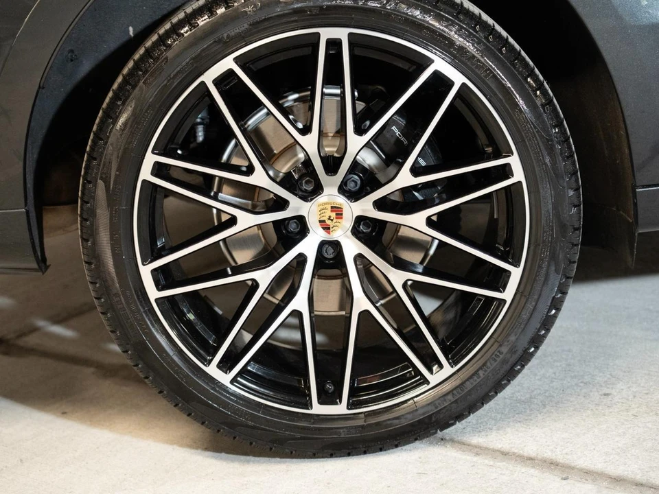 2026 Porsche Macan Electric - Image 11 of 29