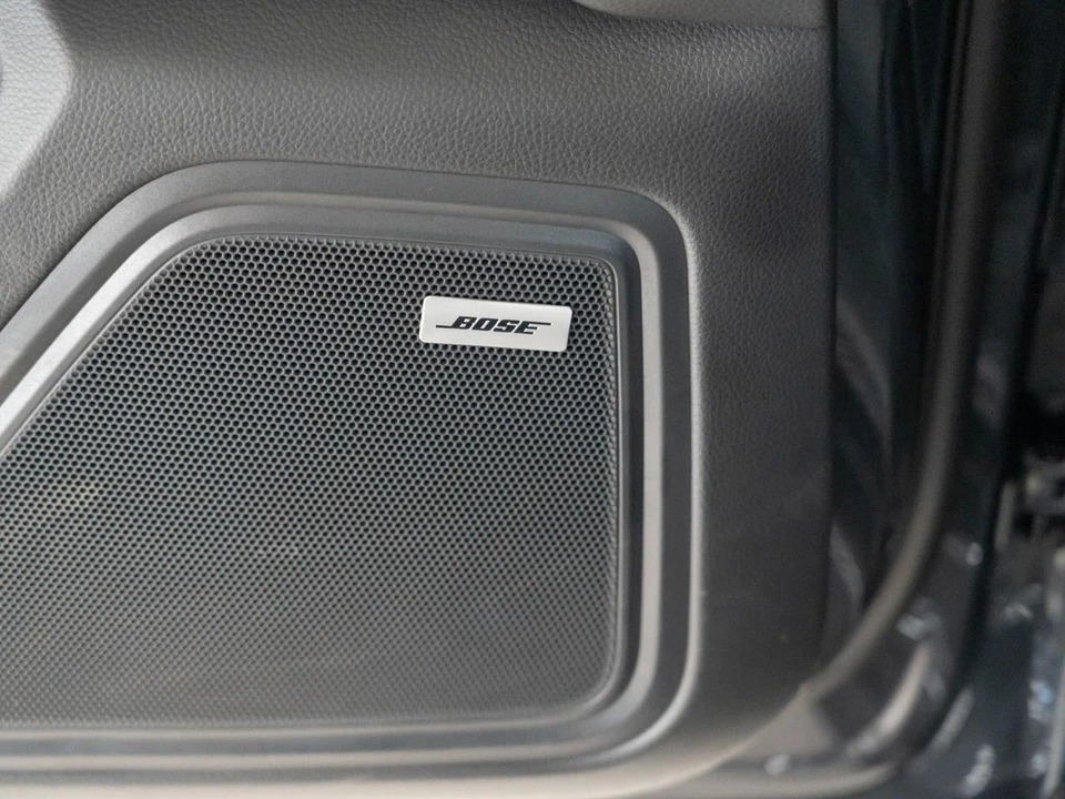 2026 Porsche Macan Electric - Image 18 of 29