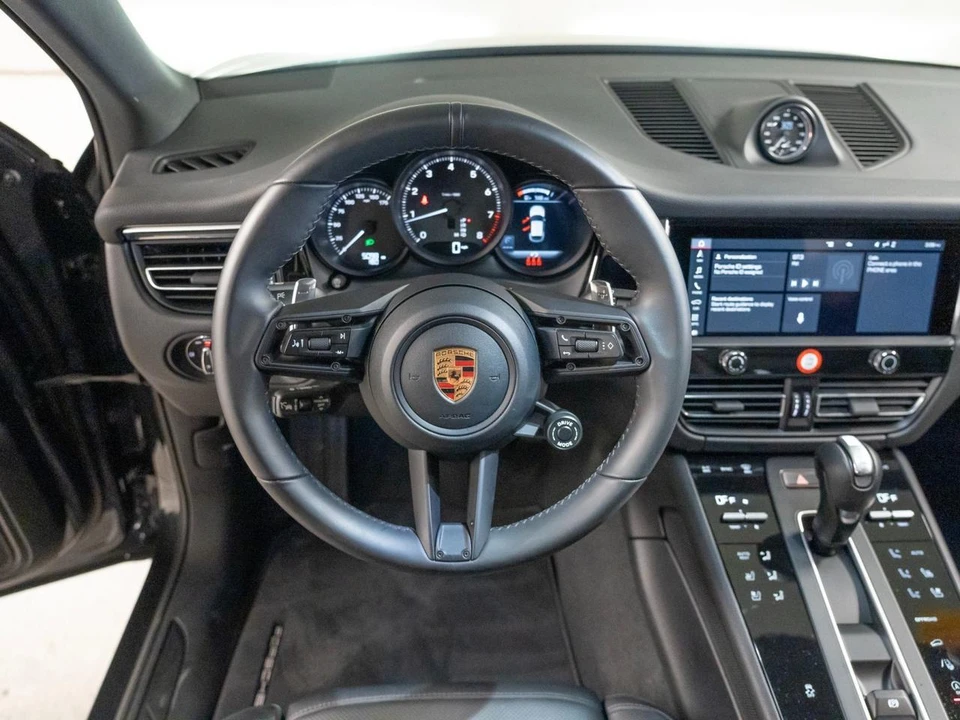 2026 Porsche Macan Electric - Image 28 of 29